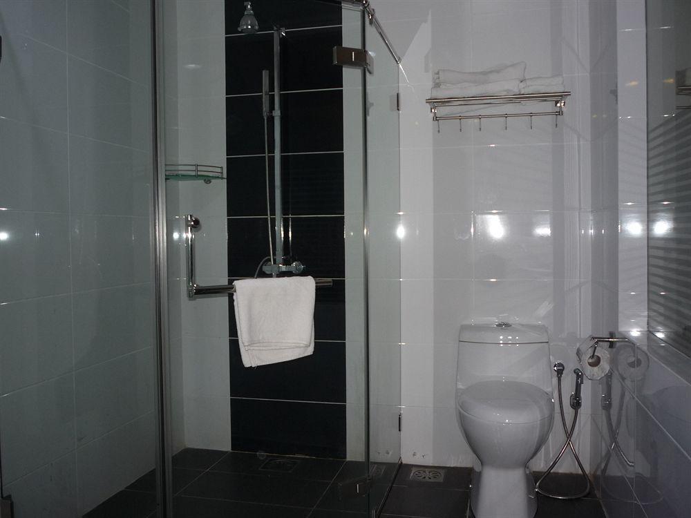 Labuk Hotel Sandakan Exterior photo