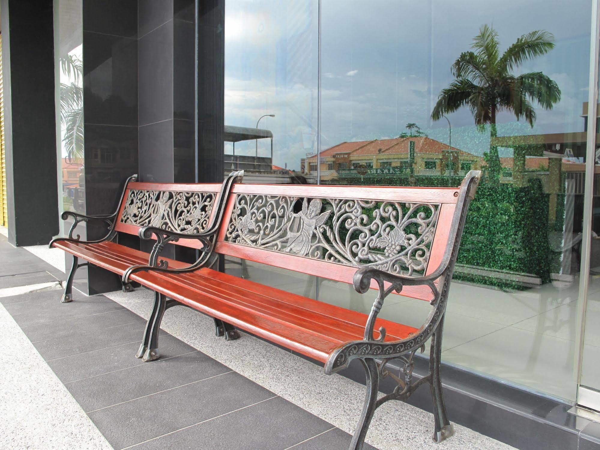 Labuk Hotel Sandakan Exterior photo