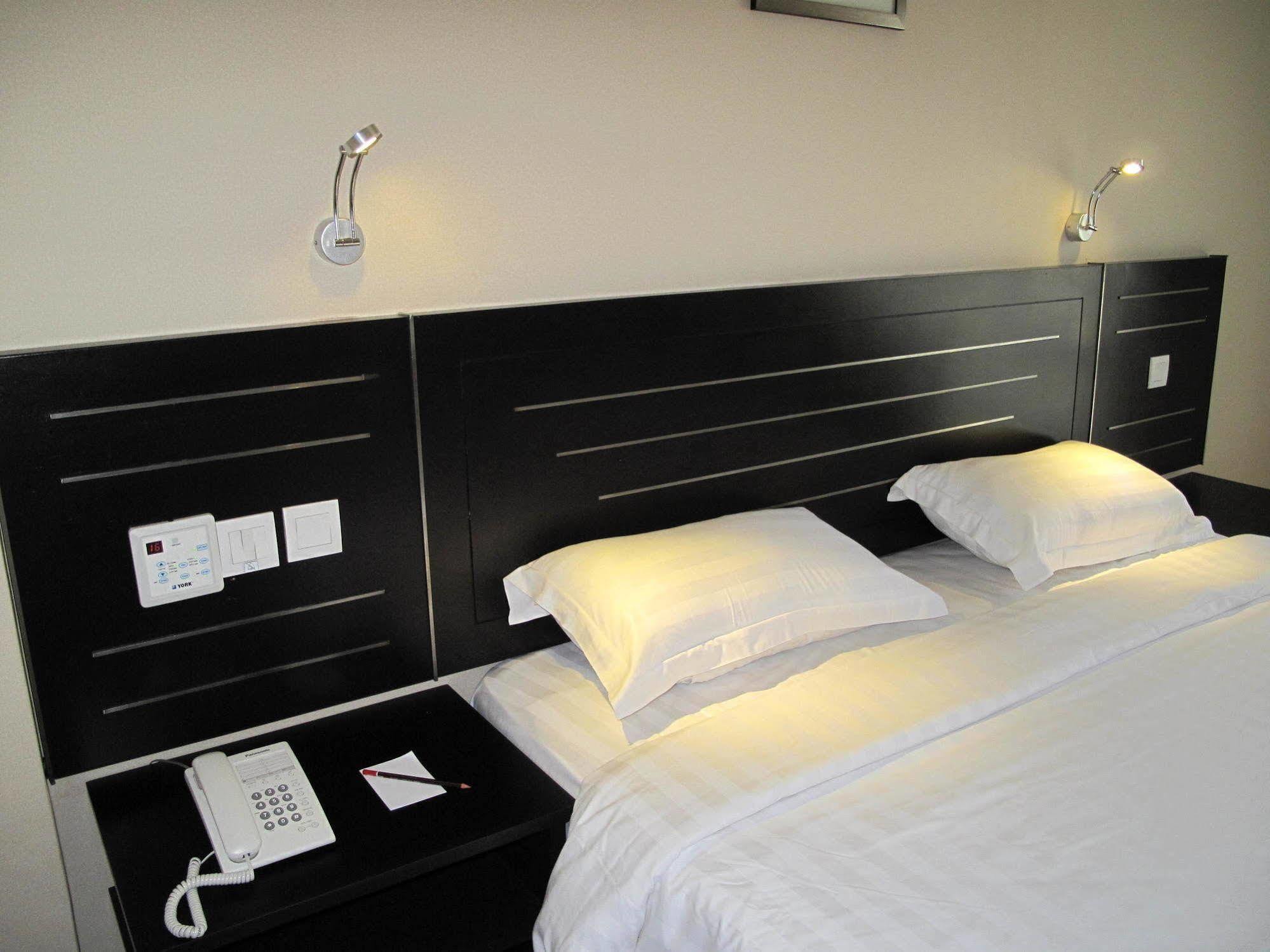 Labuk Hotel Sandakan Exterior photo
